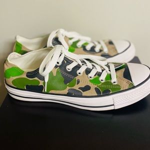 Converse Camouflage Tennis Shoes